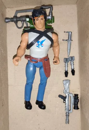 Boneco Rambo completo e tudo funcionando