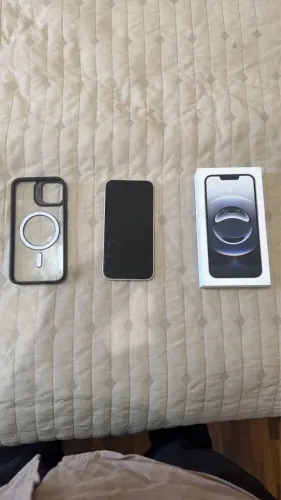 iPhone 16e Branco