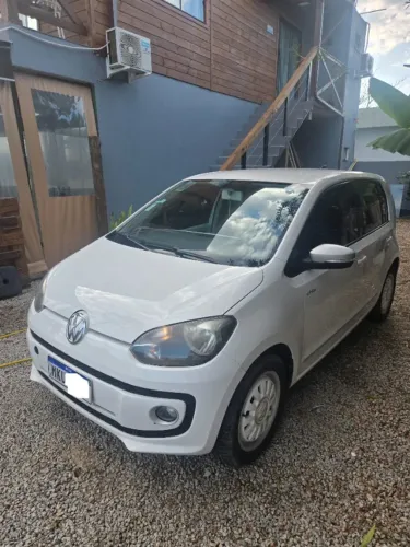 Volkswagen Up! Black/white/red I Motion 1.0 Flex 5P 2015
