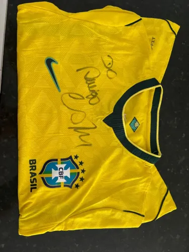 CAMISA DA SELEÇÃO BRASILEIRA AUTOGRAFADA POR CAFU