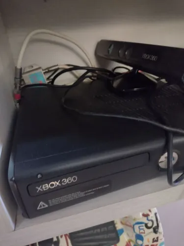Vendo X-Box 360 com Jogos Originais e Kinect