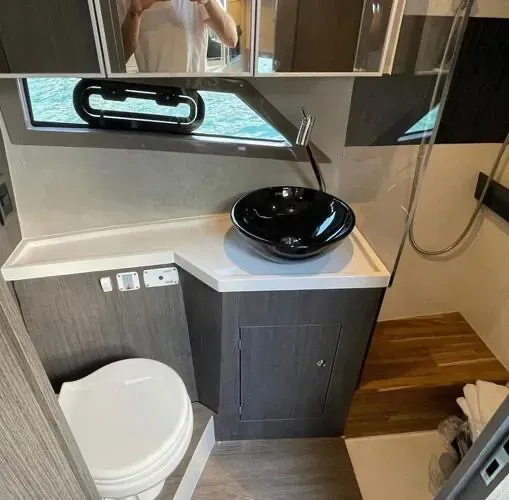 NX 360.  Marina Blue Fox, Jurerê.  Grupo de 6 donos.  2x MerCruiser 250 HP, Gasolina.