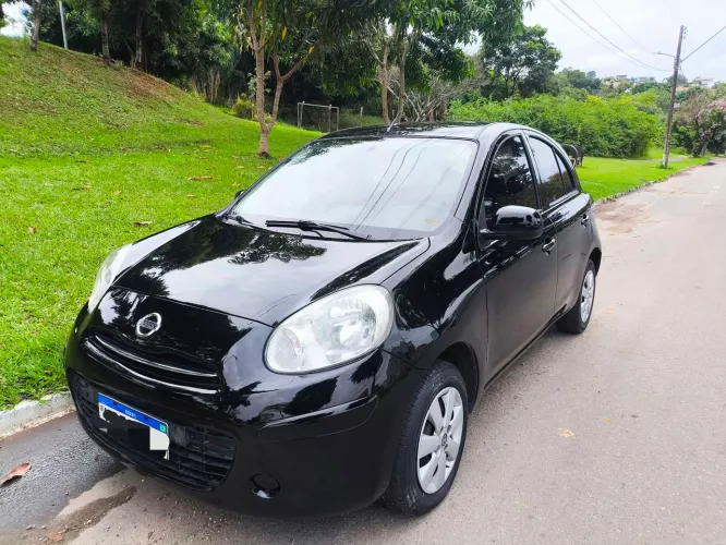 Nissan March 1.0 16V Flex Fuel 5P 2012
