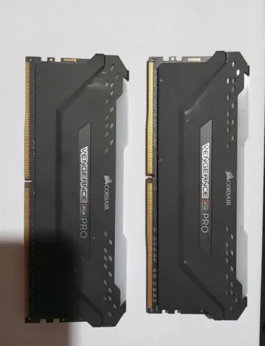 Memória Corsair Vengeance PRO RGB DDR4 3600Mhz (2x8Gb)