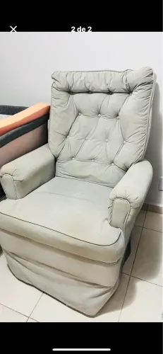 Vende-se Poltrona de Amamentação 