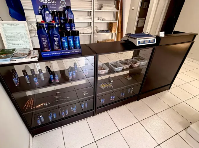 Balcão de Atendimento com Vitrine - 3 Módulos