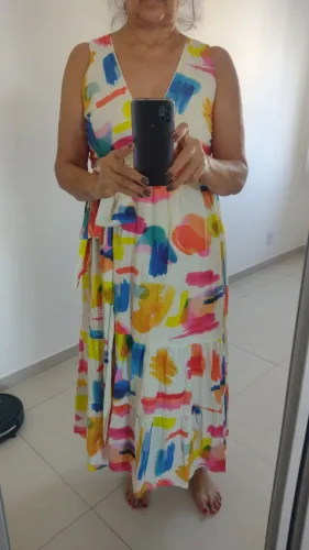 Vestido colorido de algodão traspassado