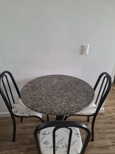 Mesa/ Granito