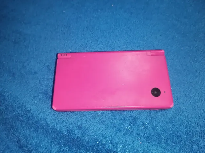 Vende-se Nintendo Ds, vai junto com um jogo. Defeito na bateria 