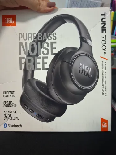 Fone JBL Tune 780nc