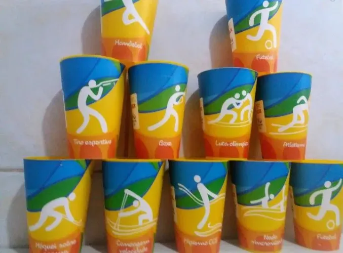 Copos Olimpíadas Rio 2016 .Com 11 copos colecionáveis.
