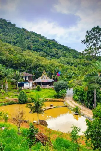 VENDO SITIO COM MORADIA OU AIRBNB