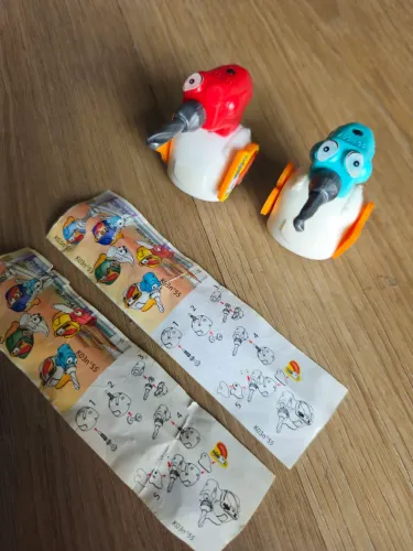 Brinquedo Antigo Kinder Ovo anos 70/80/90 - Acompanha folheto (BPZ) - 2 brinquedos