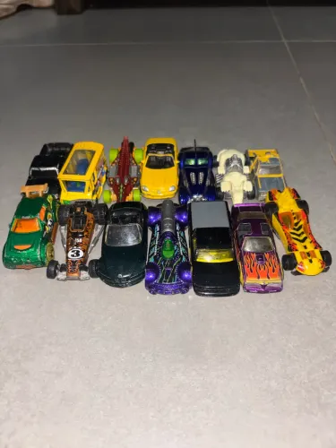 Lote carrinhos hot wheels