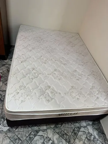Cama Box de casal,seminova