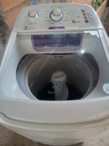 Máquina de lavar roupa Eletrolux