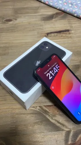 iPhone 11 64GB - Usado