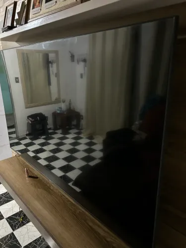 Samsung Smart TV 65? AU7700 4K