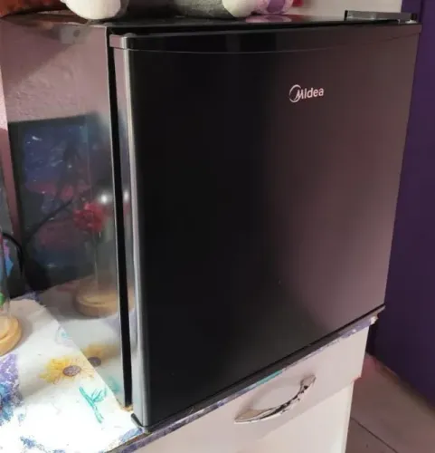 Frigobar Midea 67L - 220V - Preto