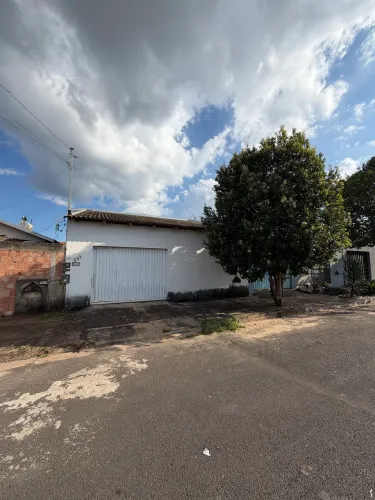 PARTICULAR NA ENTRADA DO BAIRRO PEQUIS