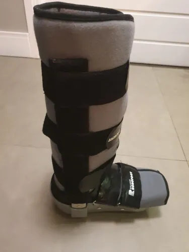 Bota Imobilizadora Robofoot + Muletas Canadenses Mercur