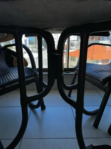 Conjunto Garden Loja Grim: 4 Cadeiras Fibra Sintética + Base de Mesa