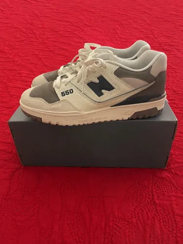 Tênis new balance 550 apenas provado