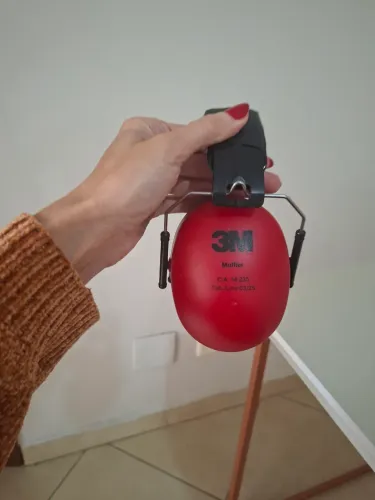 Abafador de Ruídos silenciador tipo concha 3M Muffer 20db usado apenas 3 vezes. Bem novo.