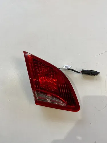 Lanterna Traseira Esquerda Tampa Peugeot 408 2014 Esquerdo/motorista Vermelho