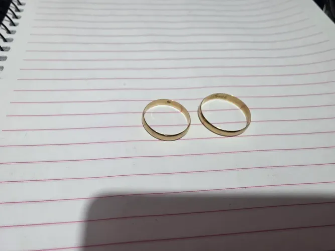 Vende se par de alianças em ouro 18