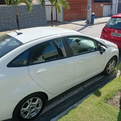 Ford Fiesta Sedan 1.6 16V Flex Aut. 2014