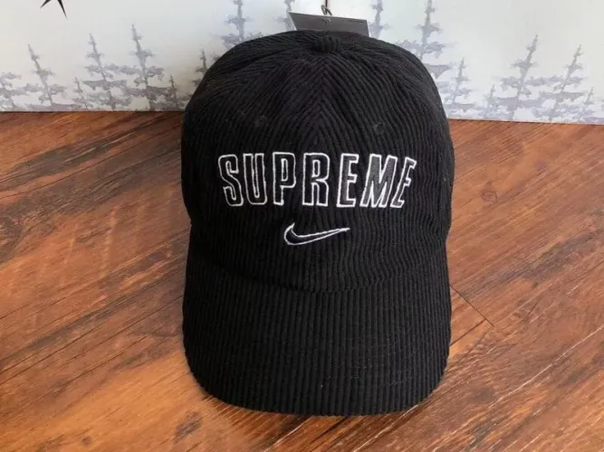 Boné Supreme Nike Corduroy 6 Panel Veludo Preto Black Sup Nk Arc Ss22 touca chapéu gorro