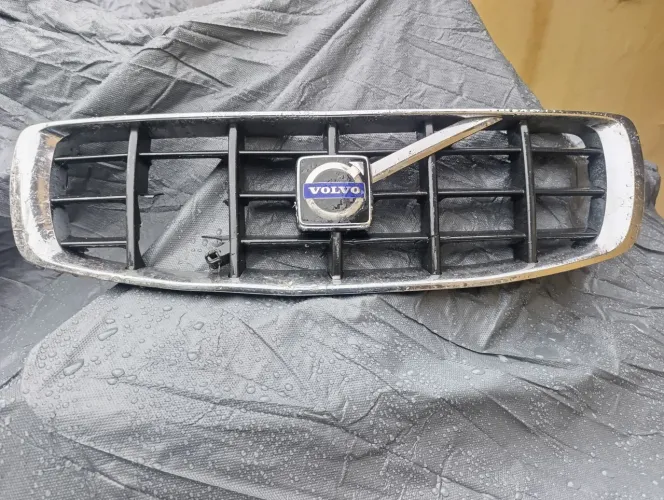 Grade Frontal Volvo Xc 70 ano 2008.