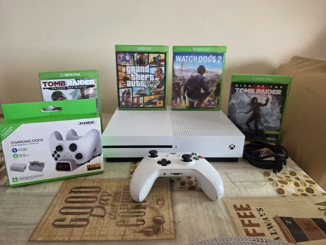 XBOX ONE S 1TB+ 4 JOGOS