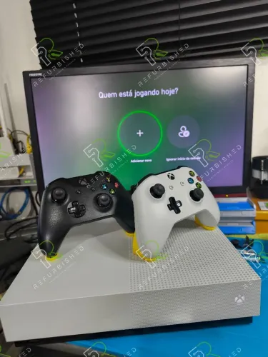 ? Xbox One S All Digital 500GB + 2 Controles Xbox One Originais Modelo 1708 ?