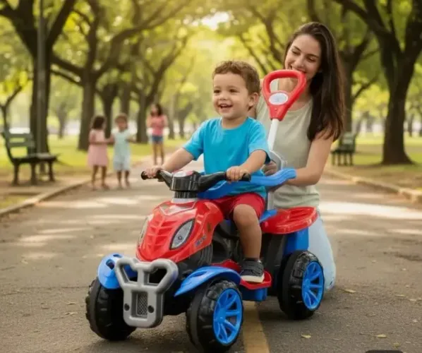 Quadriciclo Infantil a Pedal Vermelho e Azul - Spider Maral com Empurrador