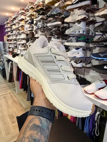 Tênis Adidas advanced
