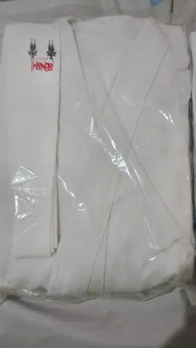 Vendo os 3 Kimono por 500 M3 nunca foi usado novo tenho 3 conjunto