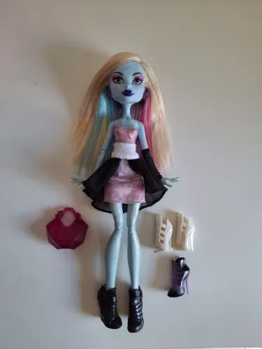 Monster High Abbey Fashion