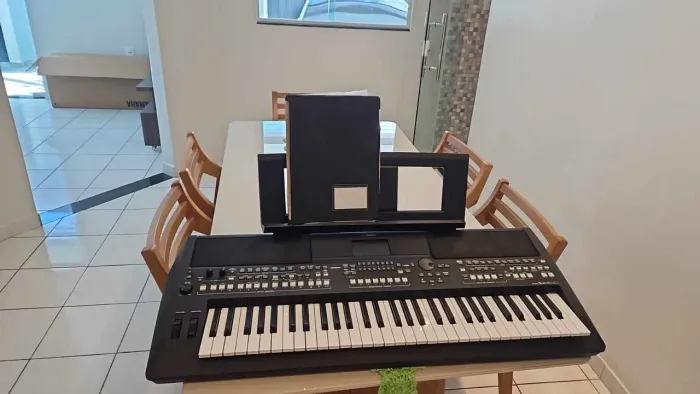 Teclado yamaha psr sx 600