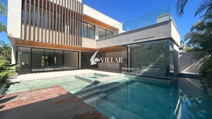 Casa à venda em Rio de Janeiro, Barra da Tijuca, com 5 suítes, com 860 m²