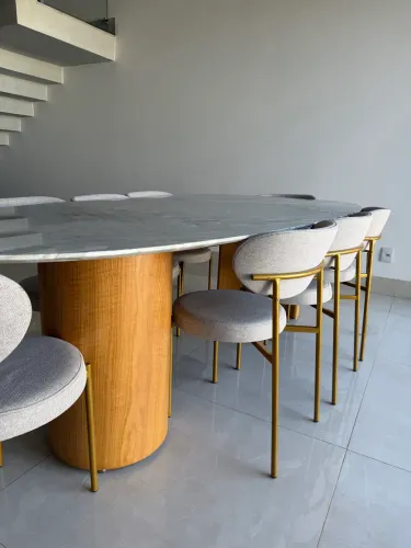 Mesa alto padrão com tampo de mármore 8 lugares 