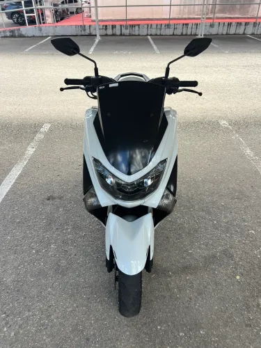 Yamaha NMAX 160 muito conservada