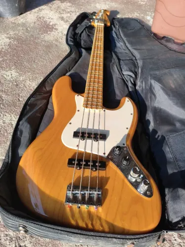 Baixo SX 4c American Alder ATIVO (Corpo em Alder) Som de Fender Regulado Macio 12x 209,28