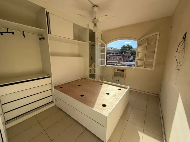 Casa no Retiro com 3 quartos, sala, cozinha, 2 banheiros, garagem, varanda ampla