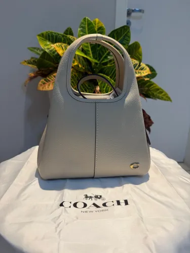 Bolsa Coach Lana Shoulder Bag 23 Couro Marfim - Original com Etiqueta
