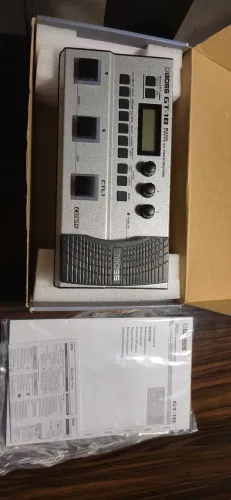 Pedaleira para baixo Boss GT1-B com fonte original