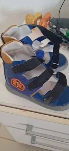 Sapato para criança ortópedico semi novo