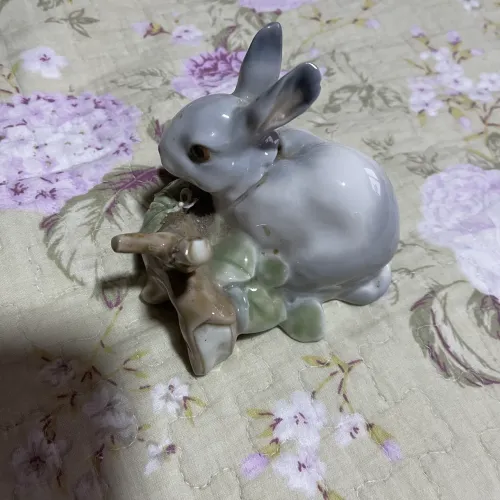 Estatueta Coelho De Porcelana Lladró Espanhola Antiga (Com Detalhe)
