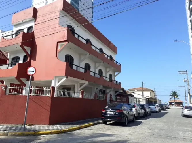Prédio em Mongaguá, litoral Sul com 5 apartamentos vendo